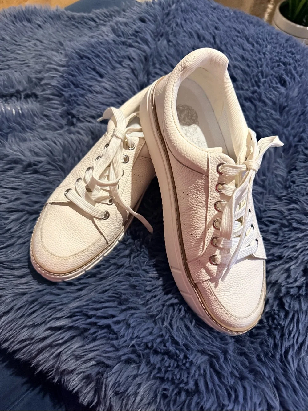 Vince Camuto Rezelli Women's Soft Ivory Leather Lace-Up Sneakers